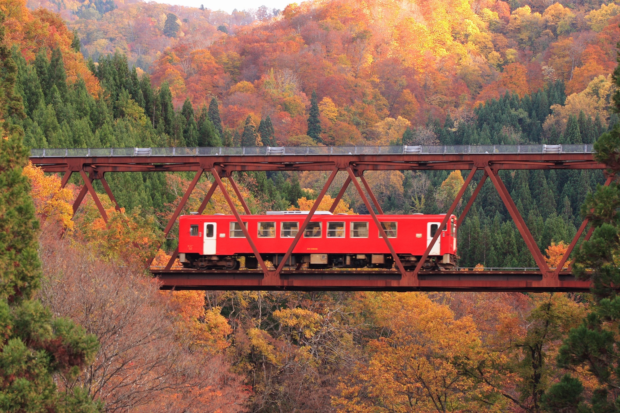 県内陸部を南北に縦貫する「秋田内陸縦貫鉄道」